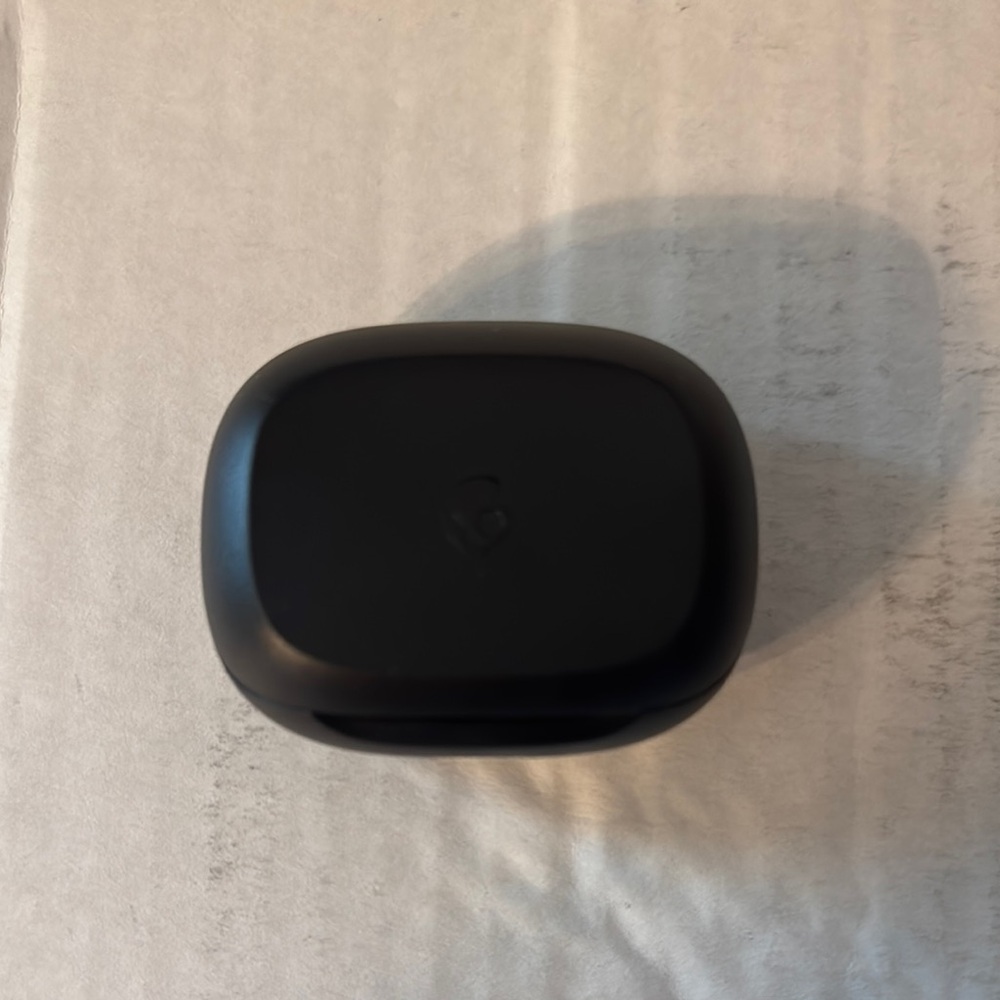 Black Wireless skull candy earbuds